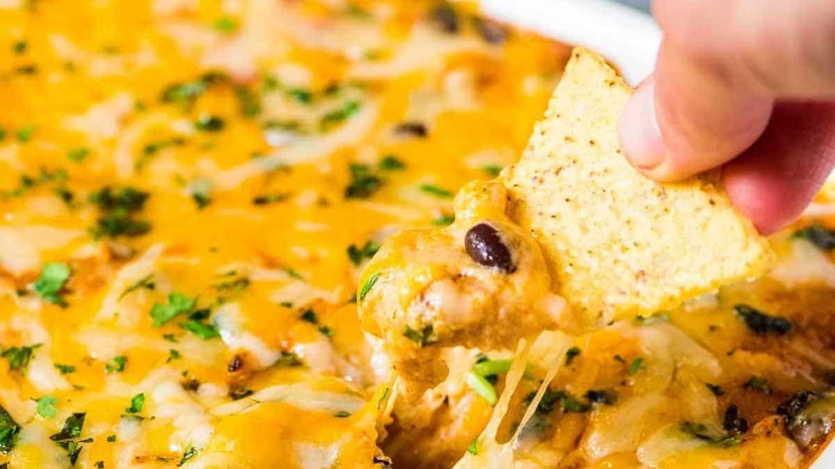 Easy 30-Minute Chicken Enchilada Dip for Game Day